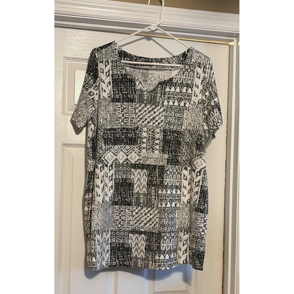 Women's Top Women's Size LARGE 18/20 Gray Black Print Short Sleeve Woman Within